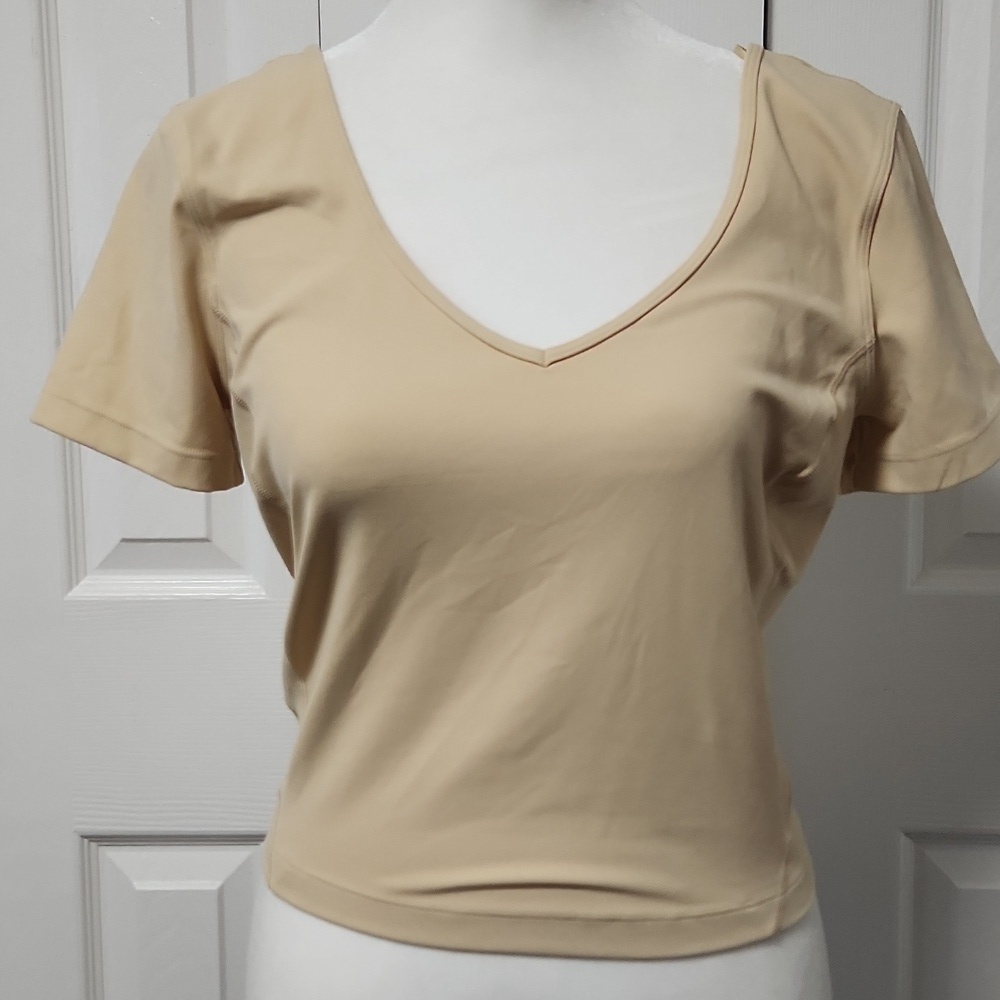 Lululemon Align Tee in Prosecco - Picture 3 of 8